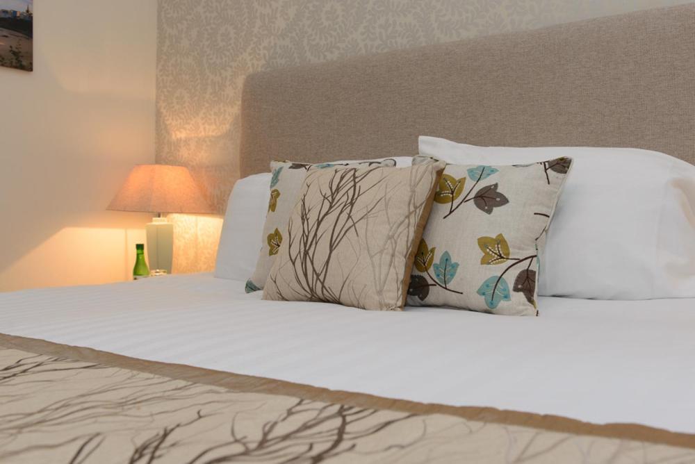 Giltar Hotel Tenby Ngoại thất bức ảnh